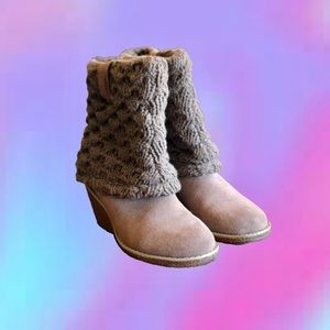 Dr. Scholls Sweater Detail Ankle Wedge Boots